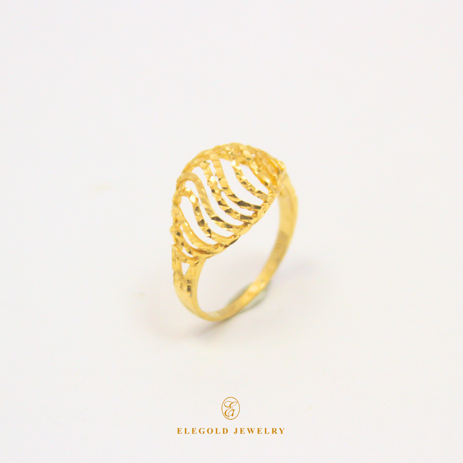 Fashion Wave Strips Gold Ring