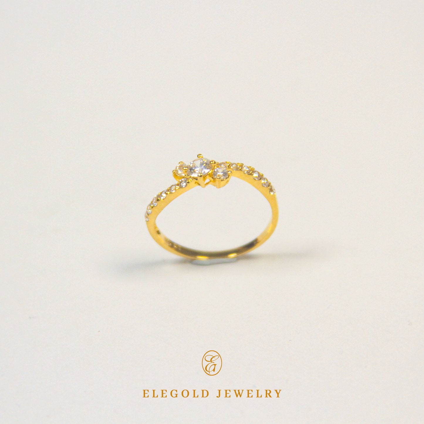 Elegold Cluster CZ Side Stone Gold Ring - 209R7