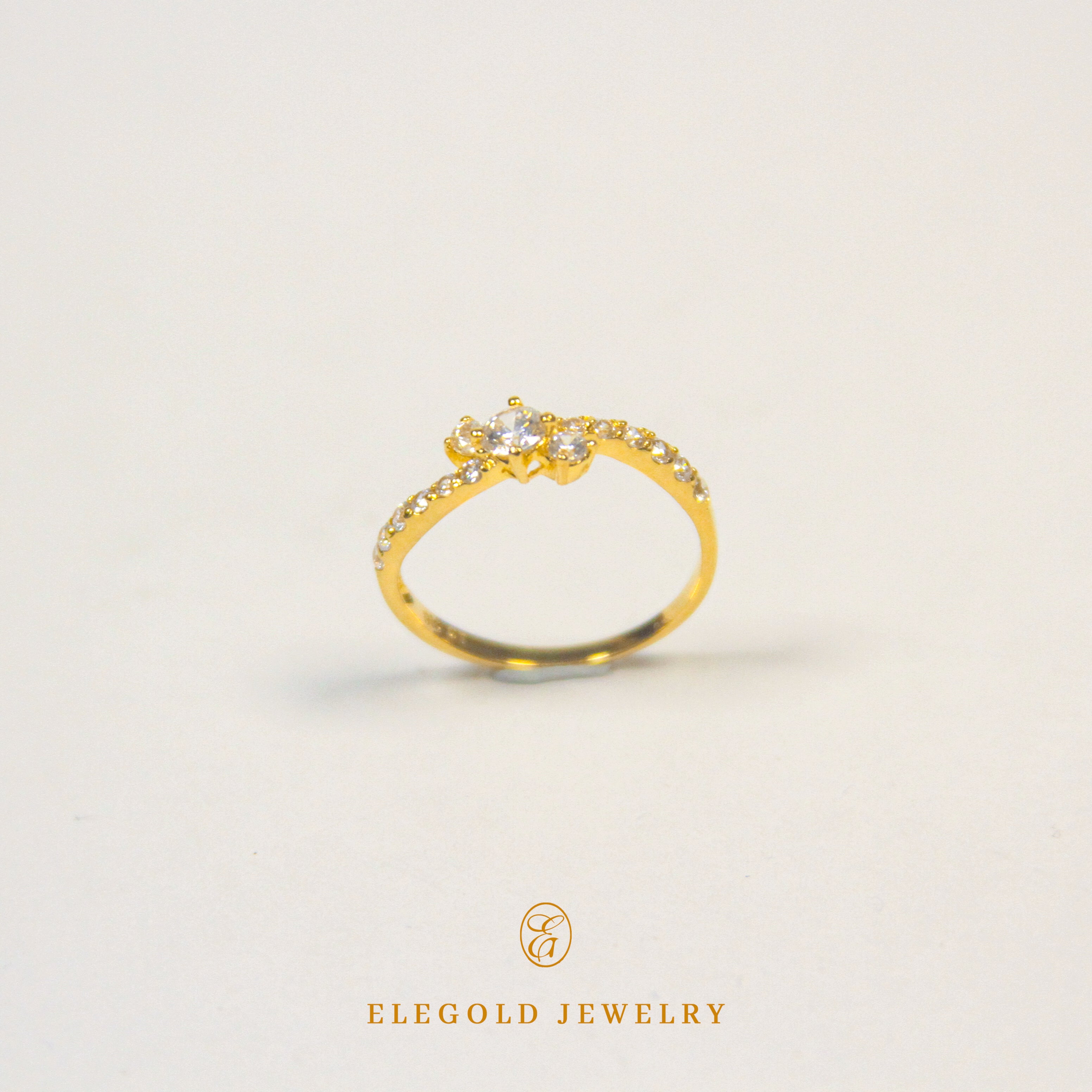 Elegold Cluster CZ Side Stone Gold Ring - 209R7