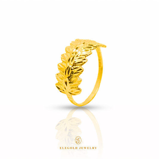 Shiny Leaf Gold Ring