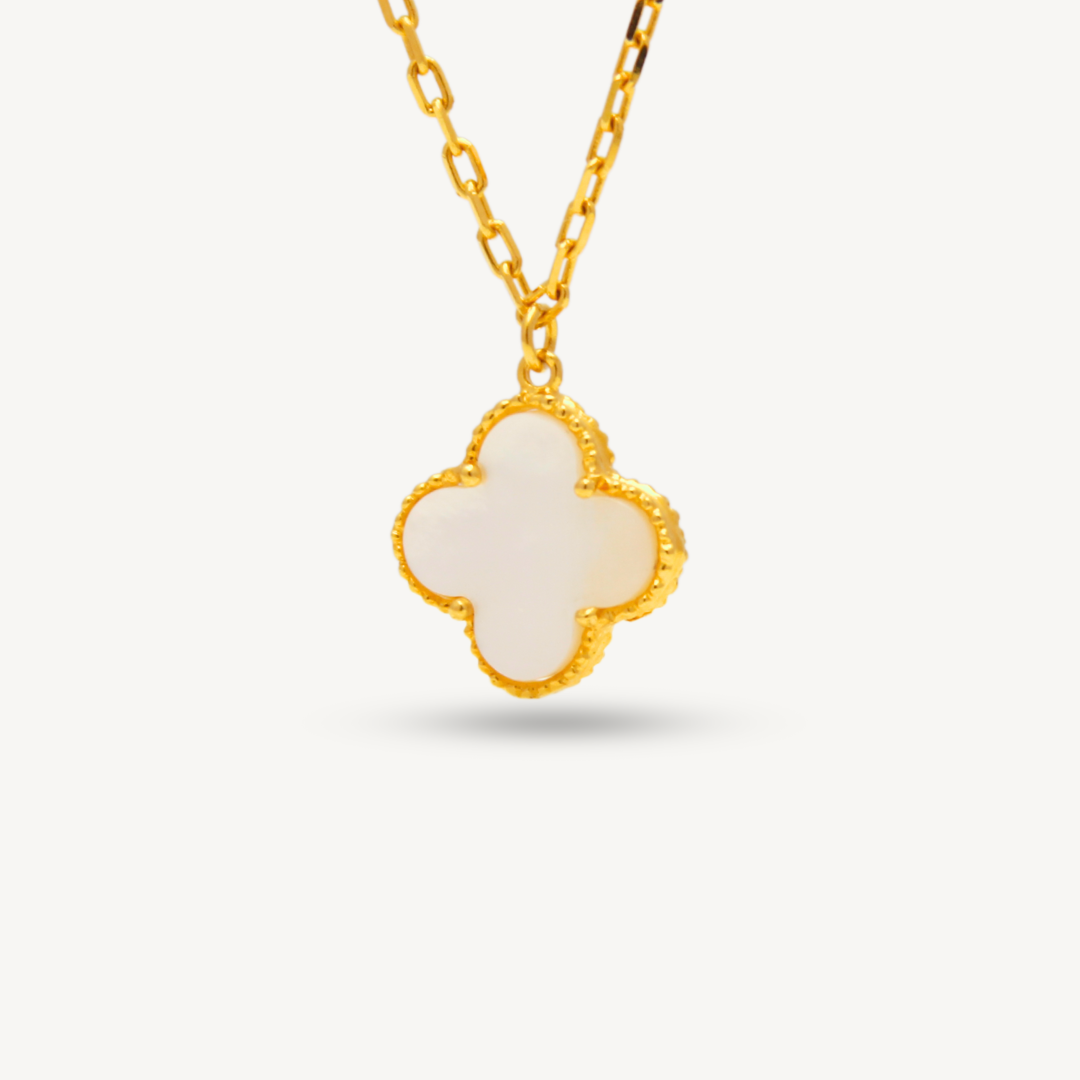 916G Clover White Stone Batu Necklace Pendant Set Necklace Elegold  - 20QQX