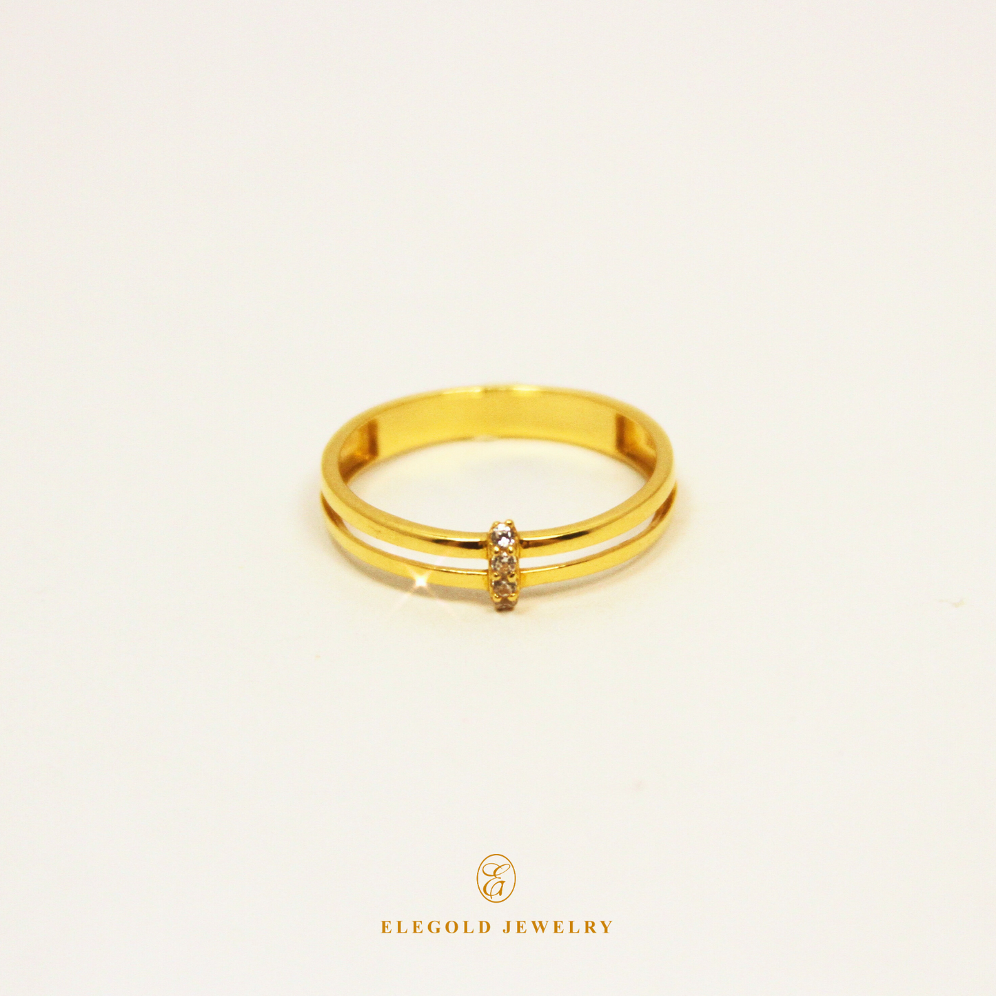 Minimal Simple Gold Ring + Stone