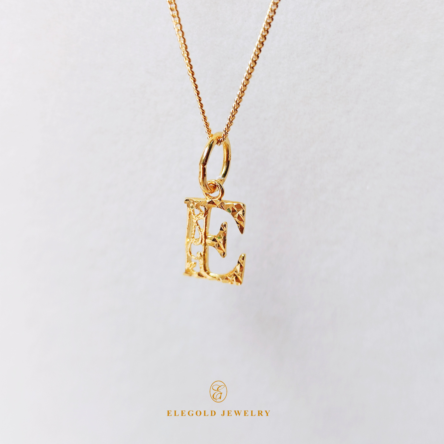 Elegold Alphabet Cutting Shiny Pendants Personalize 916 Gold