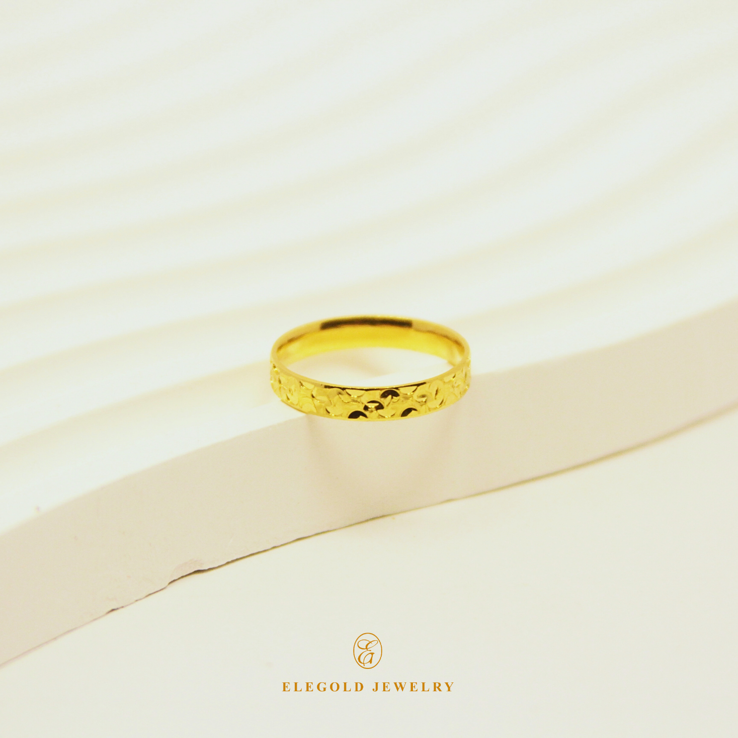 Elegold Trendy Fashion Sparkling Ice Finish 916 Gold RIng (Comfort) 碎碎冰金戒指 - 20R6F