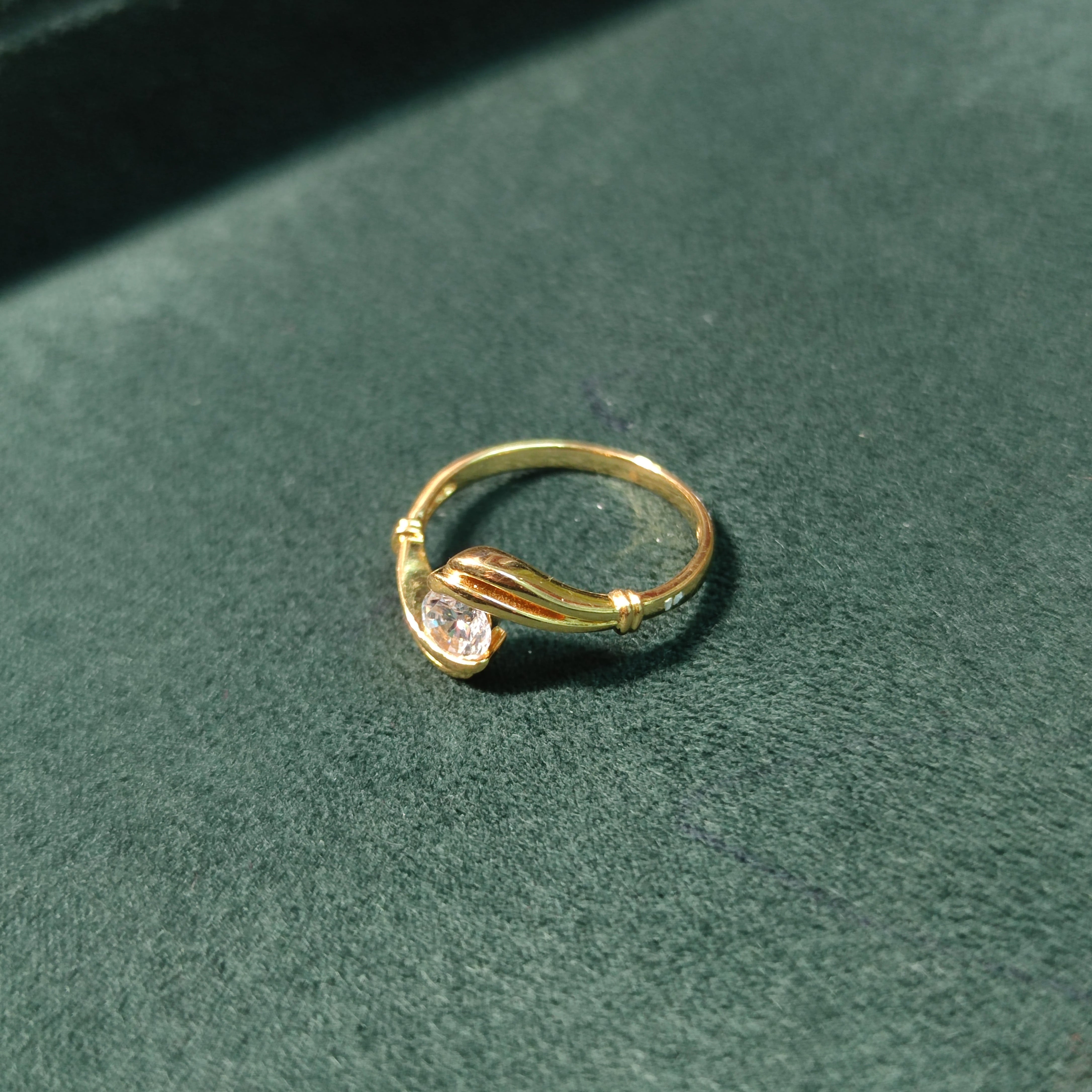 Elegold Vintage Solitaire CZ Stone Ring