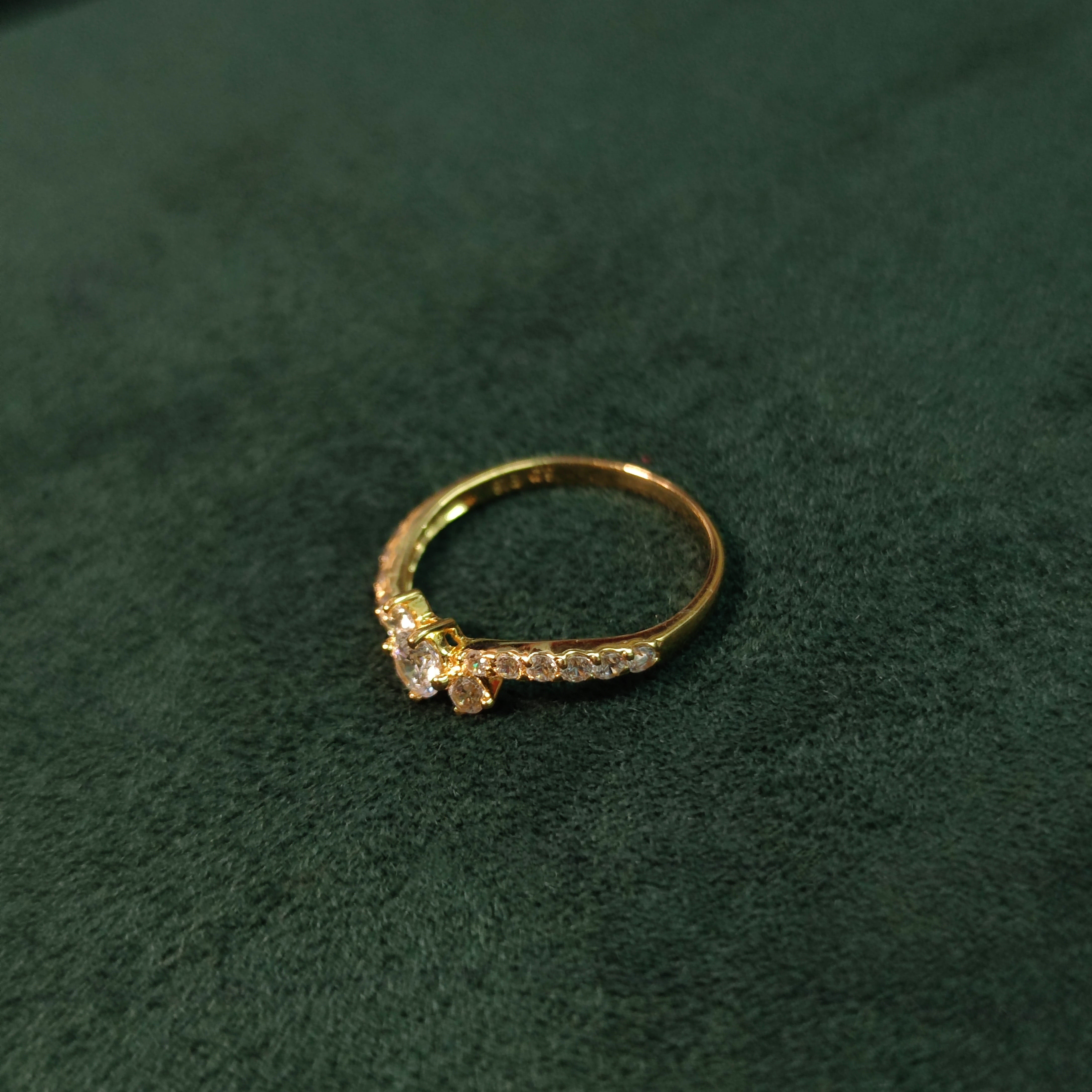 Elegold Cluster CZ Side Stone Gold Ring - 209R7